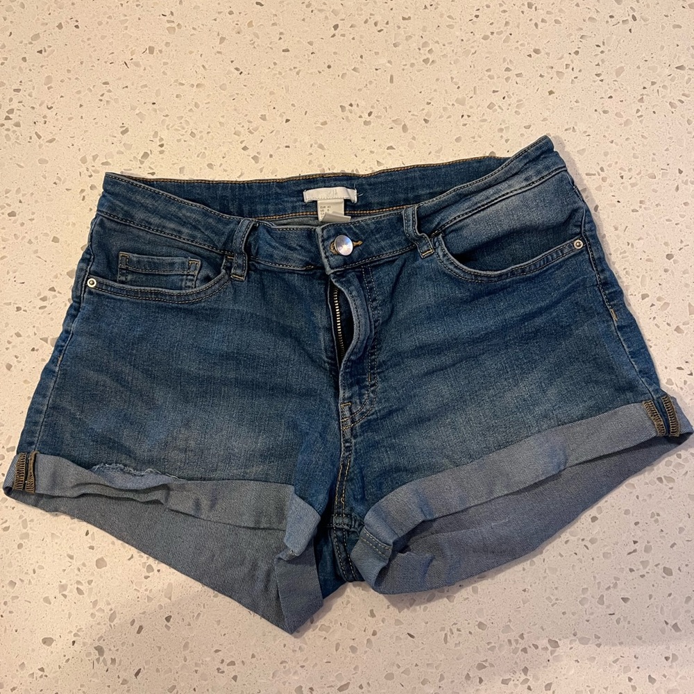 H&M jean shorts women’s size 8